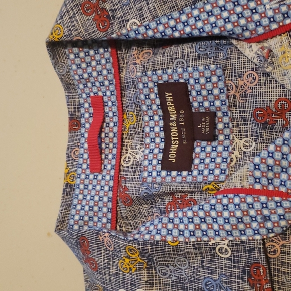 Shirts - Picture 3 of 4